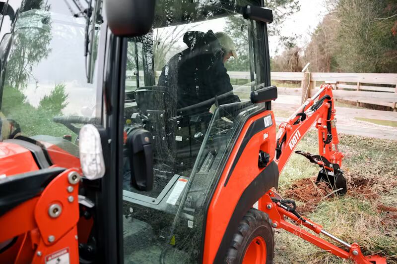 Load image into Gallery viewer, Kioti CS Series (Sub-Compact Tractor)